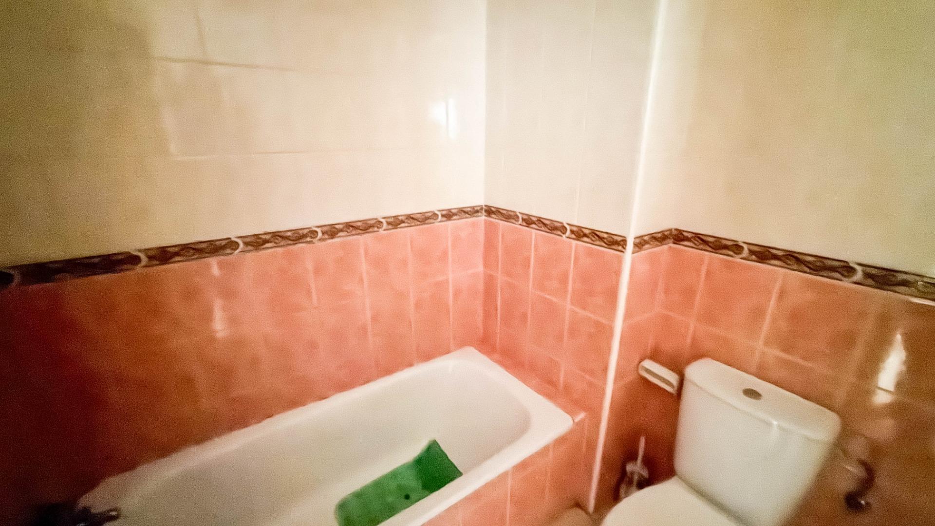 3-Bedroom Apartment in Parque de las Naciones, Torrevieja - Image 12