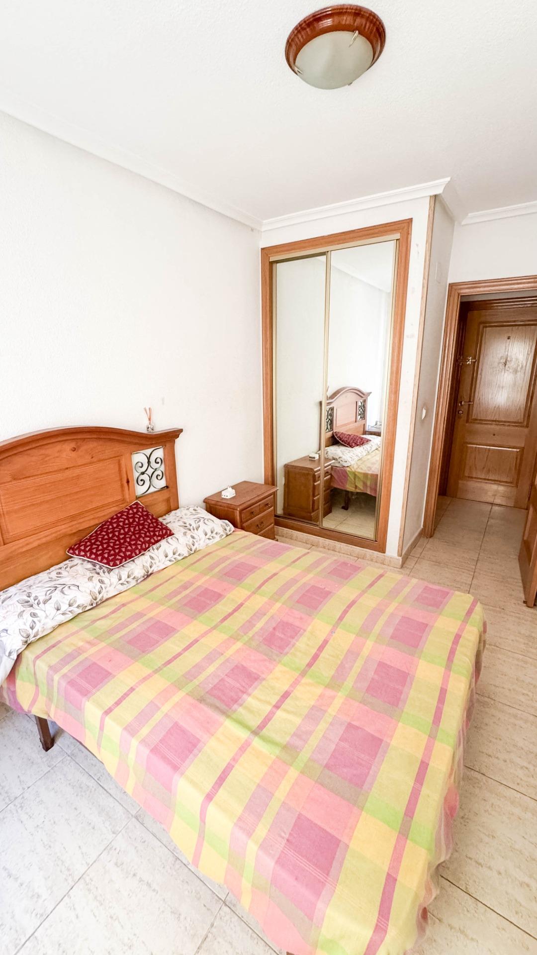 3-Bedroom Apartment in Parque de las Naciones, Torrevieja - Image 4