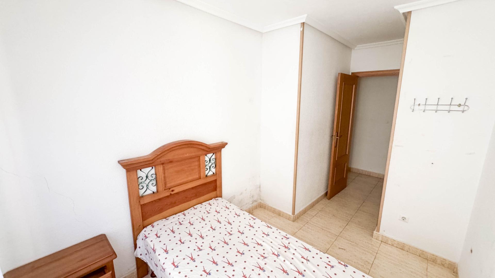 3-Bedroom Apartment in Parque de las Naciones, Torrevieja - Image 9