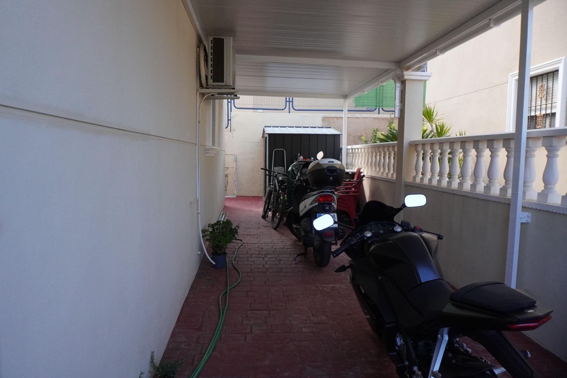 Villa met 3 Slaapkamers in Las Filipinas, San Miguel de Salinas - Image 5