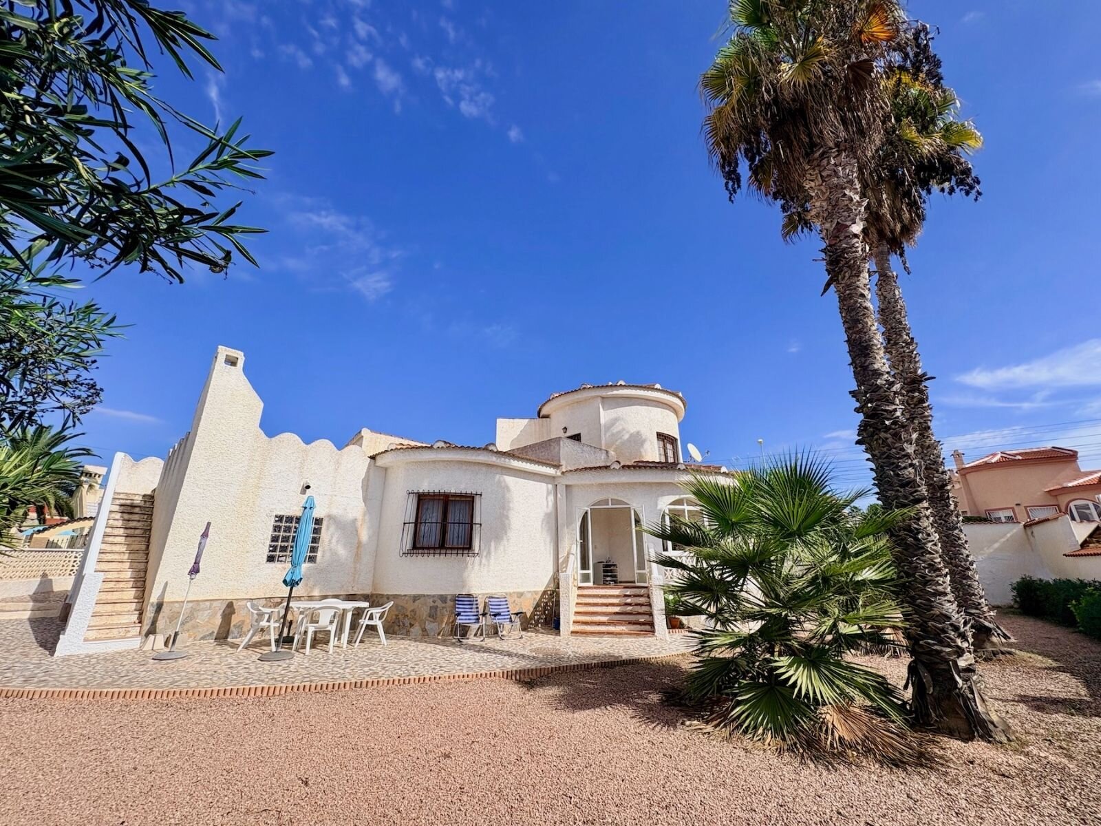 3-Bedroom Villa in Pueblo 5, Formentera del Segura - Image 1
