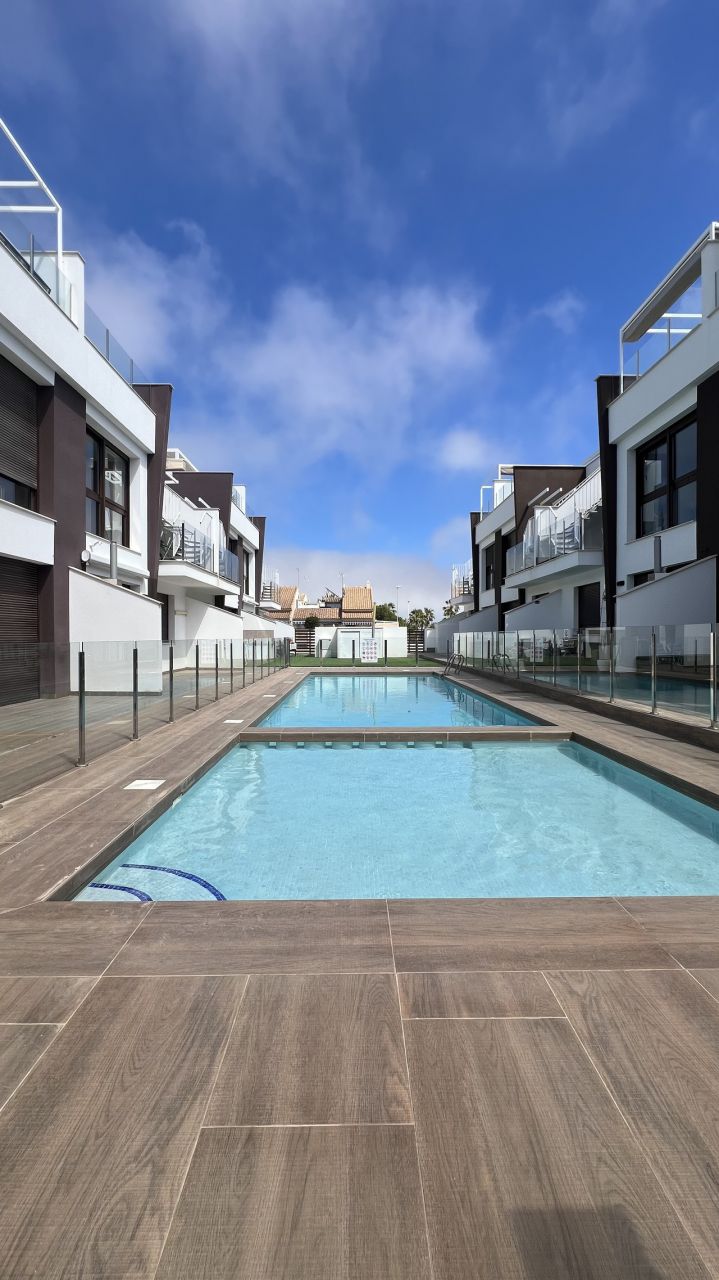 2-Bedroom Apartment in San Pedro del Pinatar - Image 2