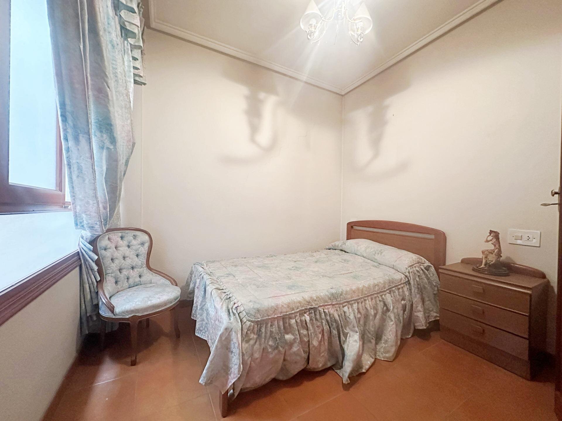4-Bedroom Apartment in Torrevieja - Image 11