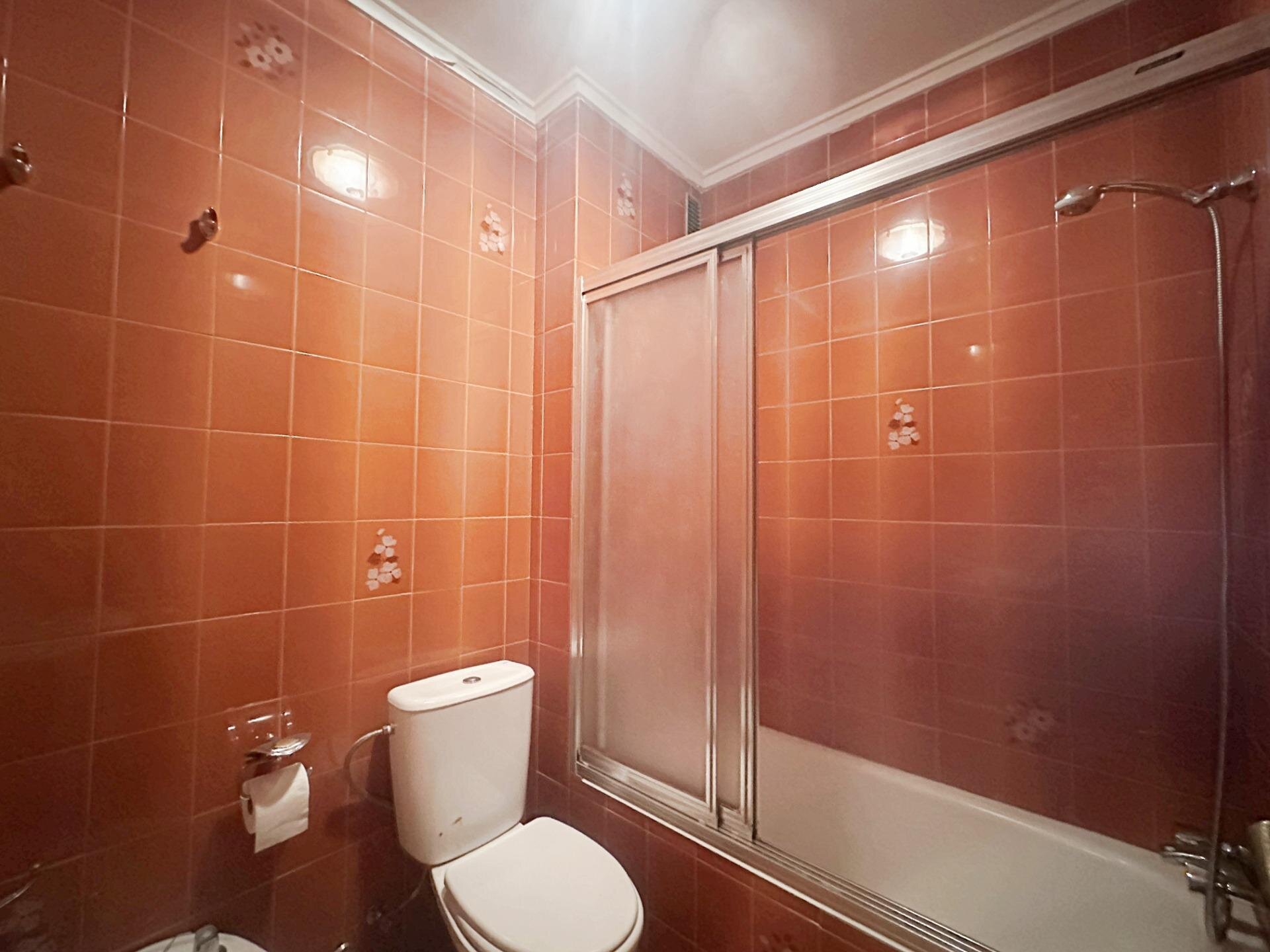 4-Bedroom Apartment in Torrevieja - Image 14