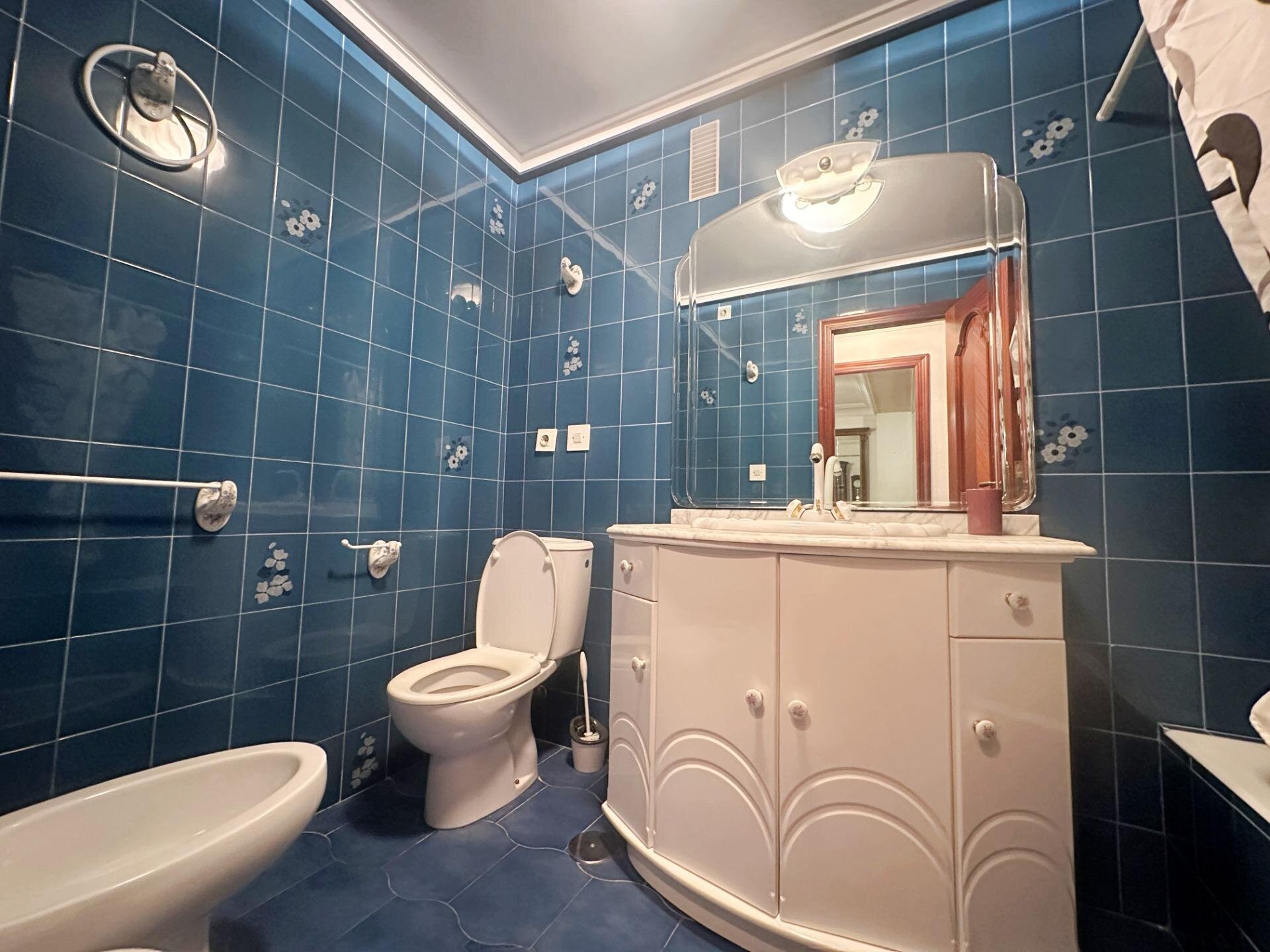 4-Bedroom Apartment in Torrevieja - Image 17