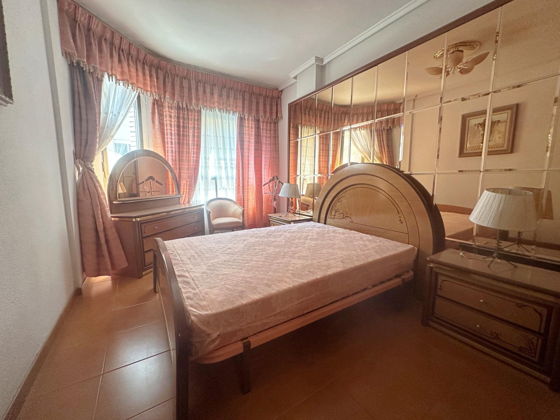 4-Bedroom Apartment in Torrevieja - Image 19
