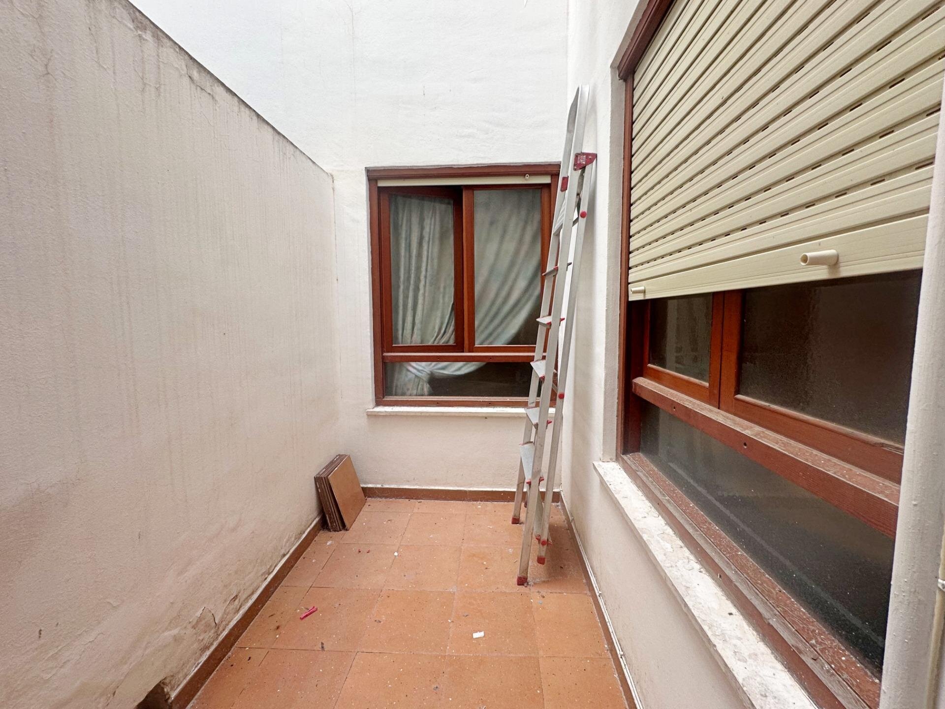 4-Bedroom Apartment in Torrevieja - Image 8