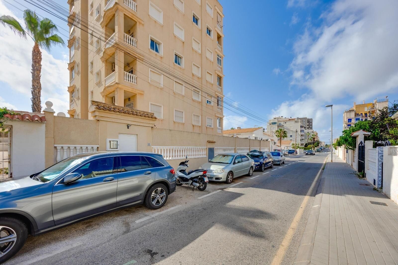 2-Bedroom Apartment in Parque las Naciones, Torrevieja - Image 18