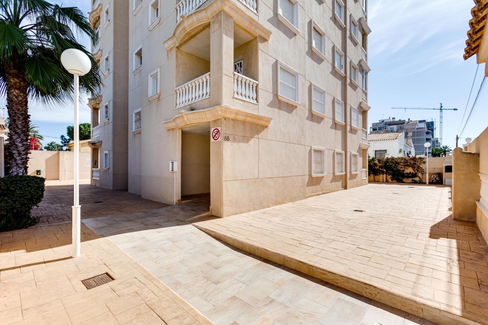 2-Bedroom Apartment in Parque las Naciones, Torrevieja - Image 21