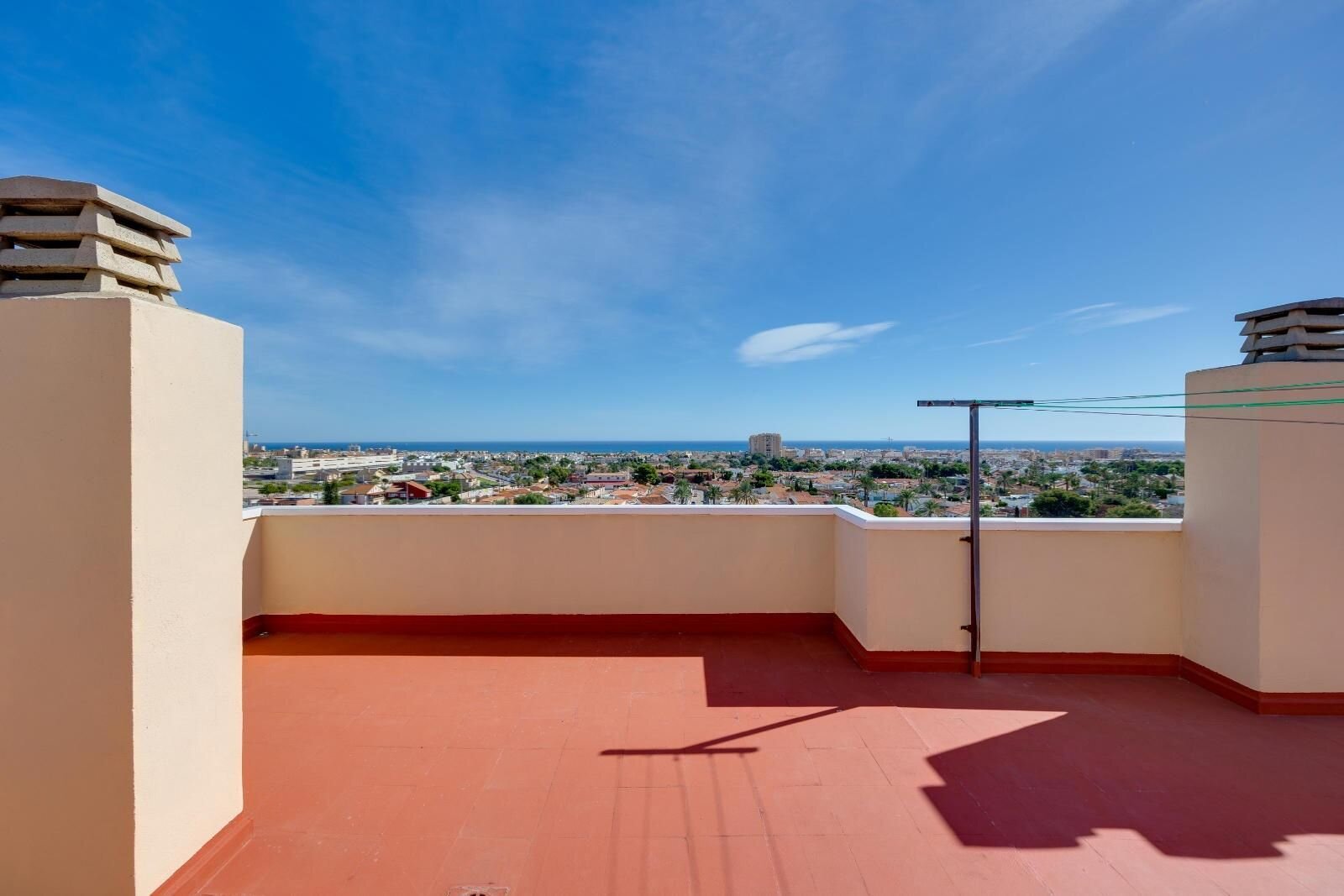 2-Bedroom Apartment in Parque las Naciones, Torrevieja - Image 3