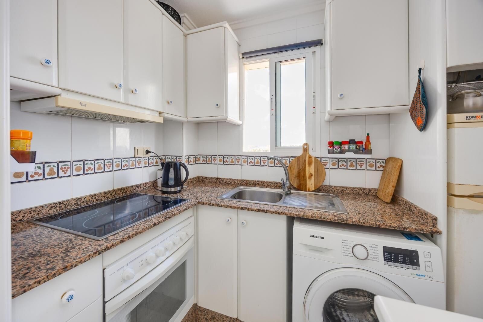 2-Bedroom Apartment in Parque las Naciones, Torrevieja - Image 35