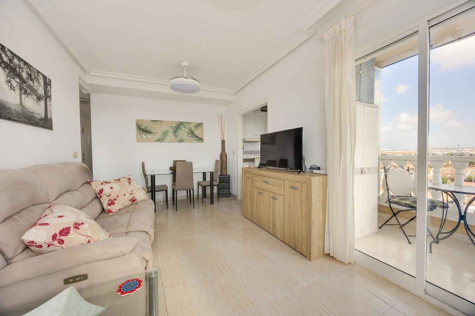 2-Bedroom Apartment in Parque las Naciones, Torrevieja - Image 37