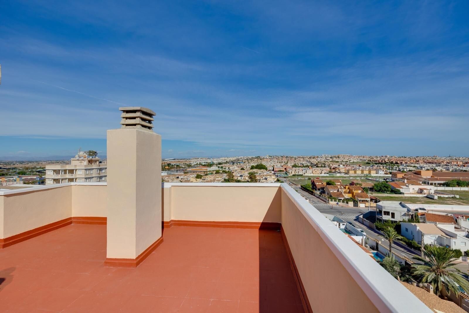 2-Bedroom Apartment in Parque las Naciones, Torrevieja - Image 4