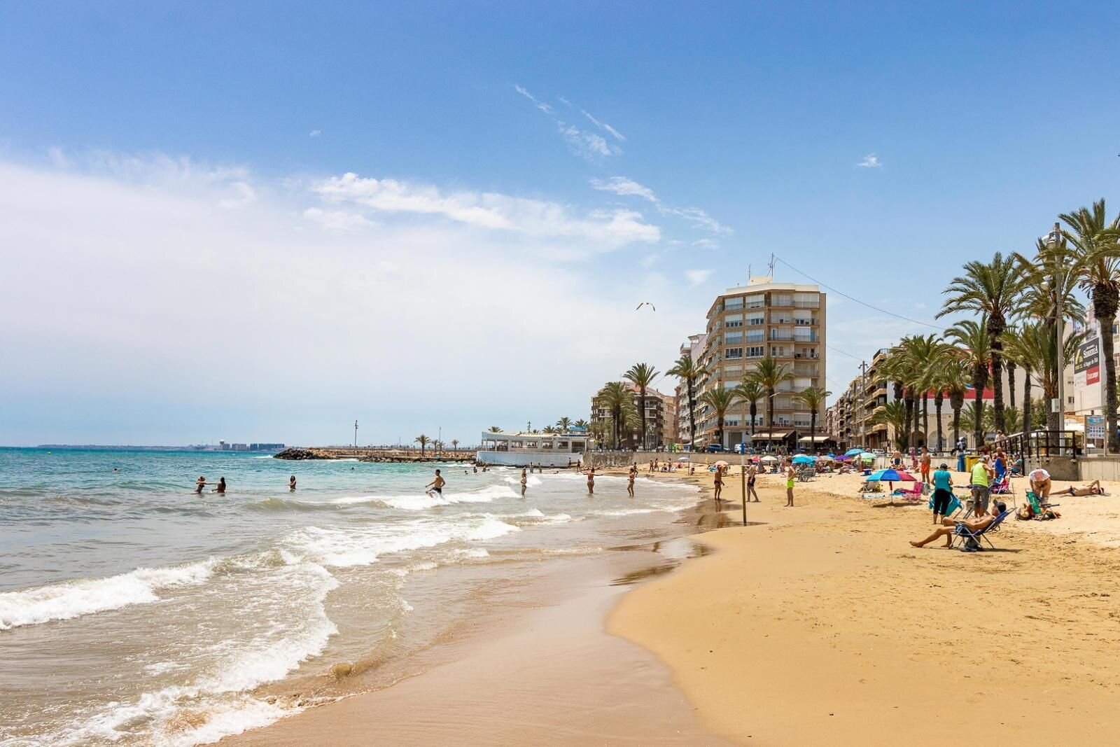 2-Bedroom Apartment in Parque las Naciones, Torrevieja - Image 7