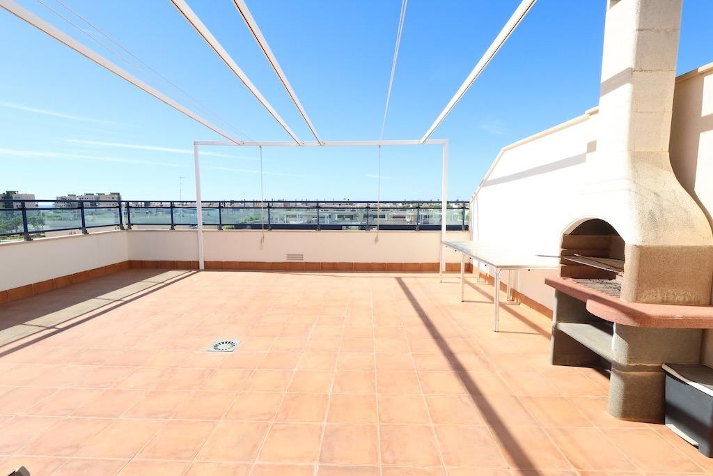 2-Bedroom Penthouse Apartment in Mil Palmeras, Pilar de l... - Image 17
