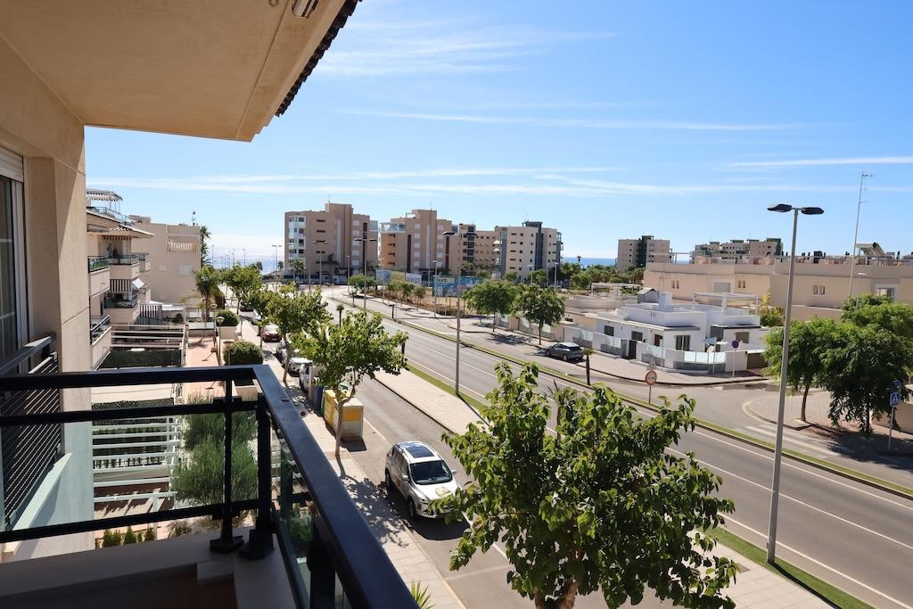 2-Bedroom Penthouse Apartment in Mil Palmeras, Pilar de l... - Image 22