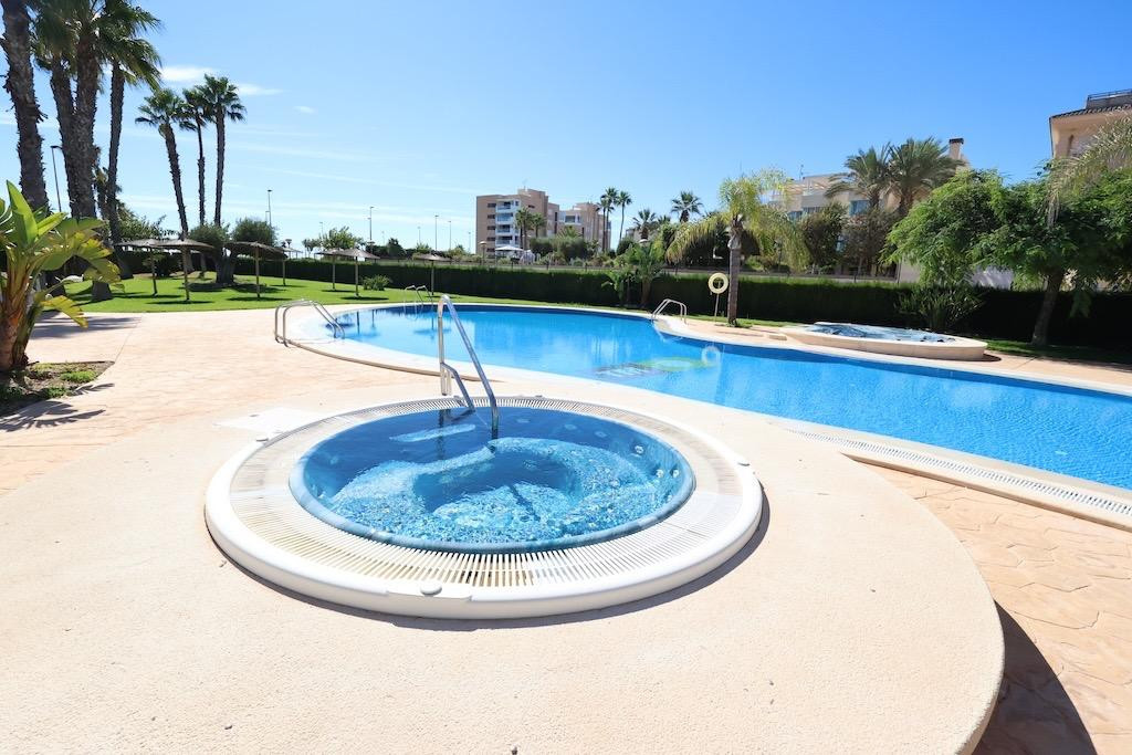 2-Bedroom Penthouse Apartment in Mil Palmeras, Pilar de l... - Image 24