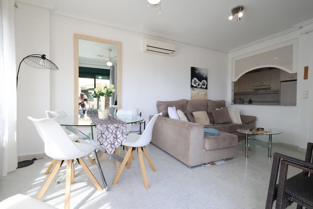 2-Bedroom Apartment in Las Filipinas, Orihuela Costa - Image 6