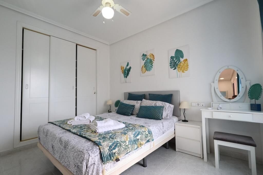 2-Bedroom Apartment in Las Filipinas, Orihuela Costa - Image 8