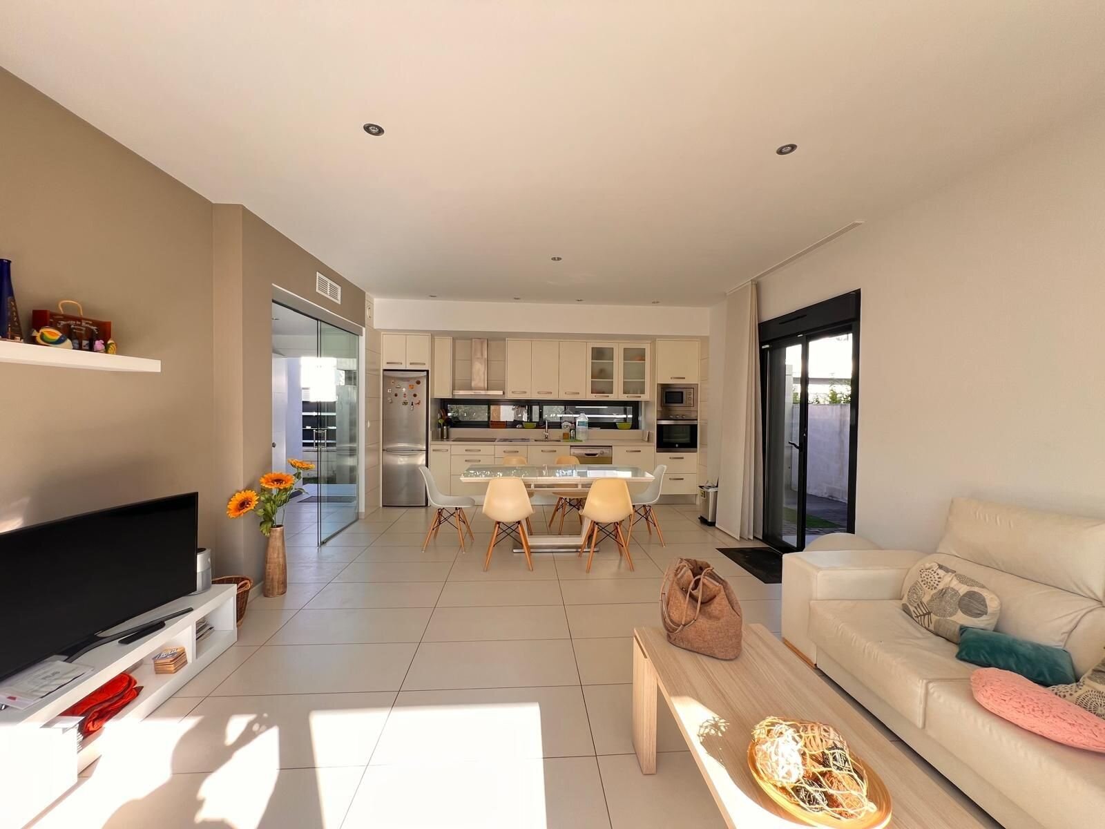 3-Bedroom Villa in Lomas de Cabo Roig, Orihuela Costa - Image 21