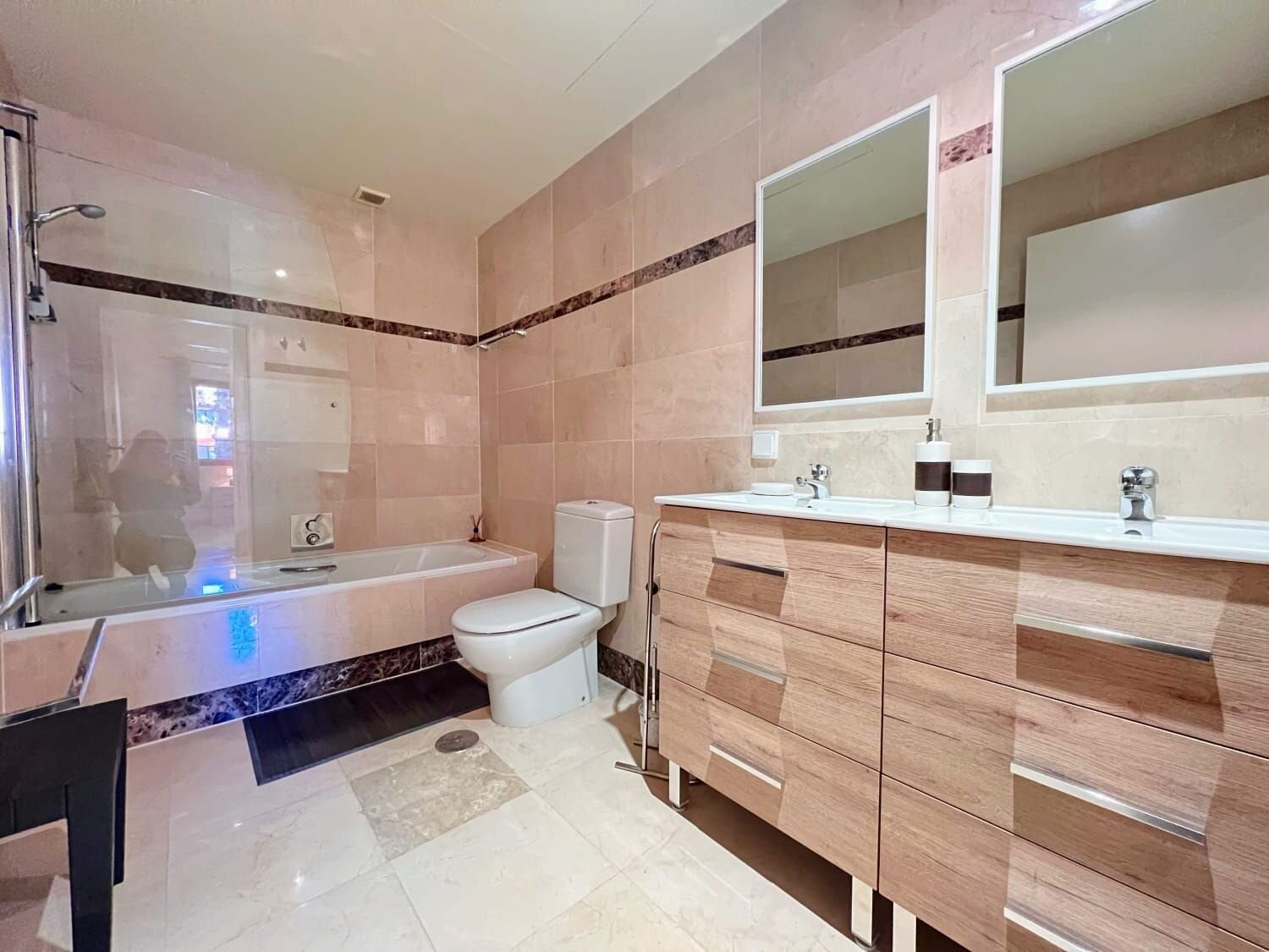 2-Bedroom Apartment in Los Alcázares - Image 10