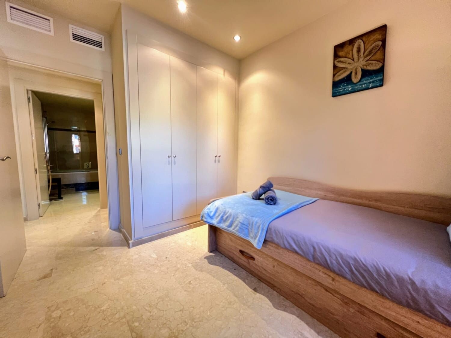 2-Bedroom Apartment in Los Alcázares - Image 14