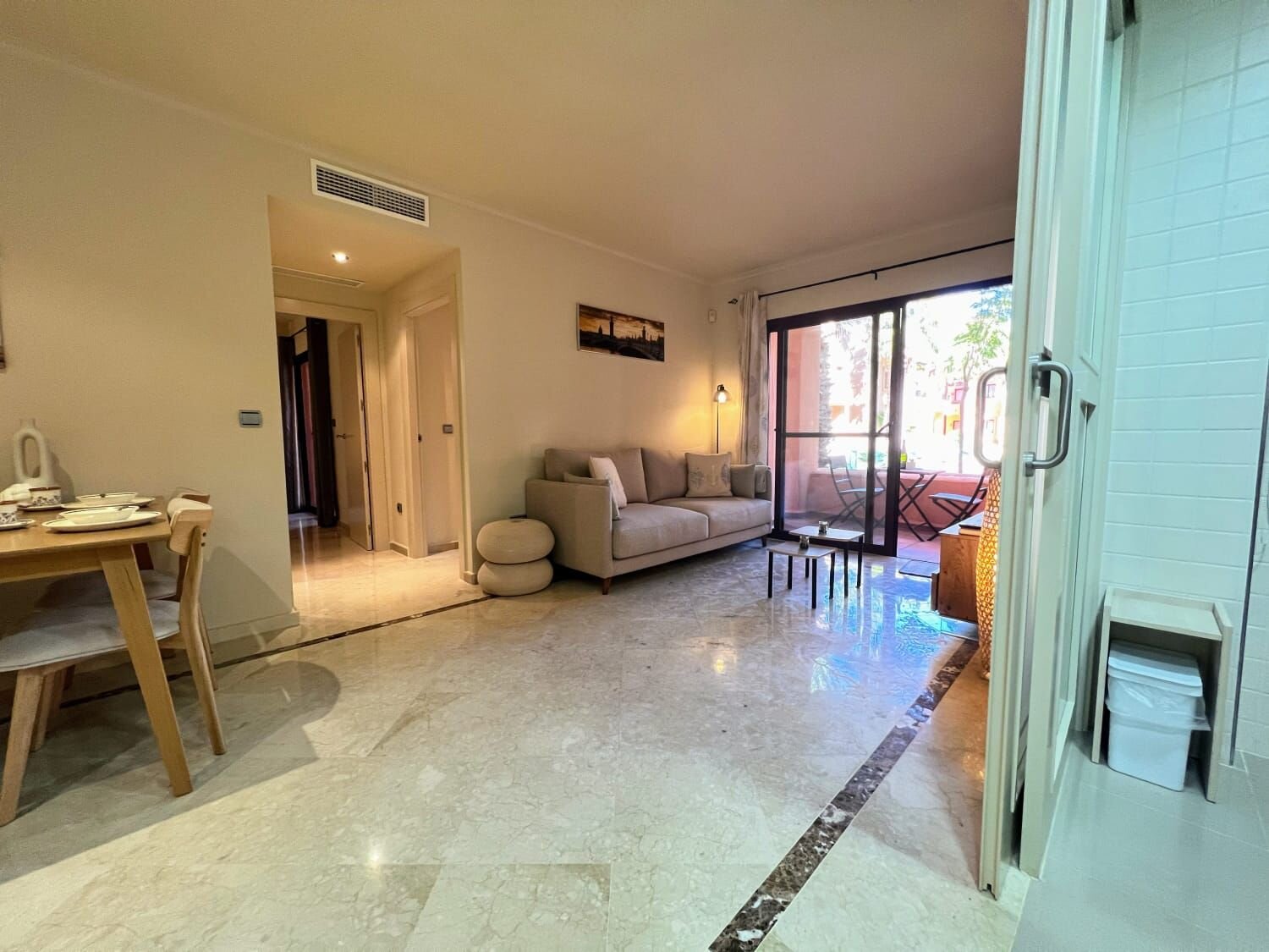 2-Bedroom Apartment in Los Alcázares - Image 5