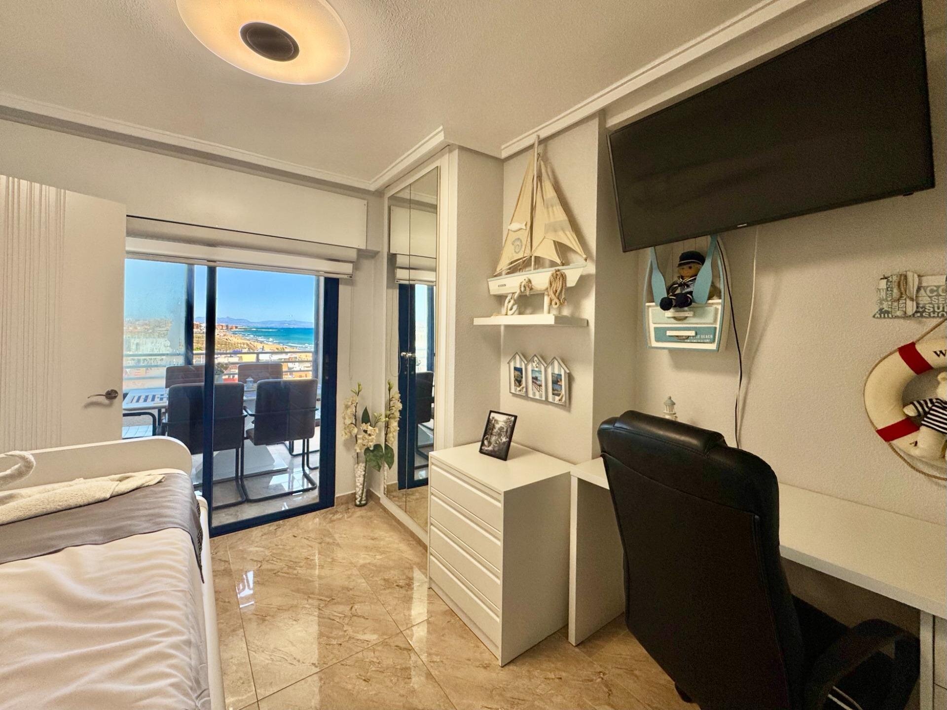 2-Bedroom Apartment in Torre la Mata, Torrevieja - Image 13