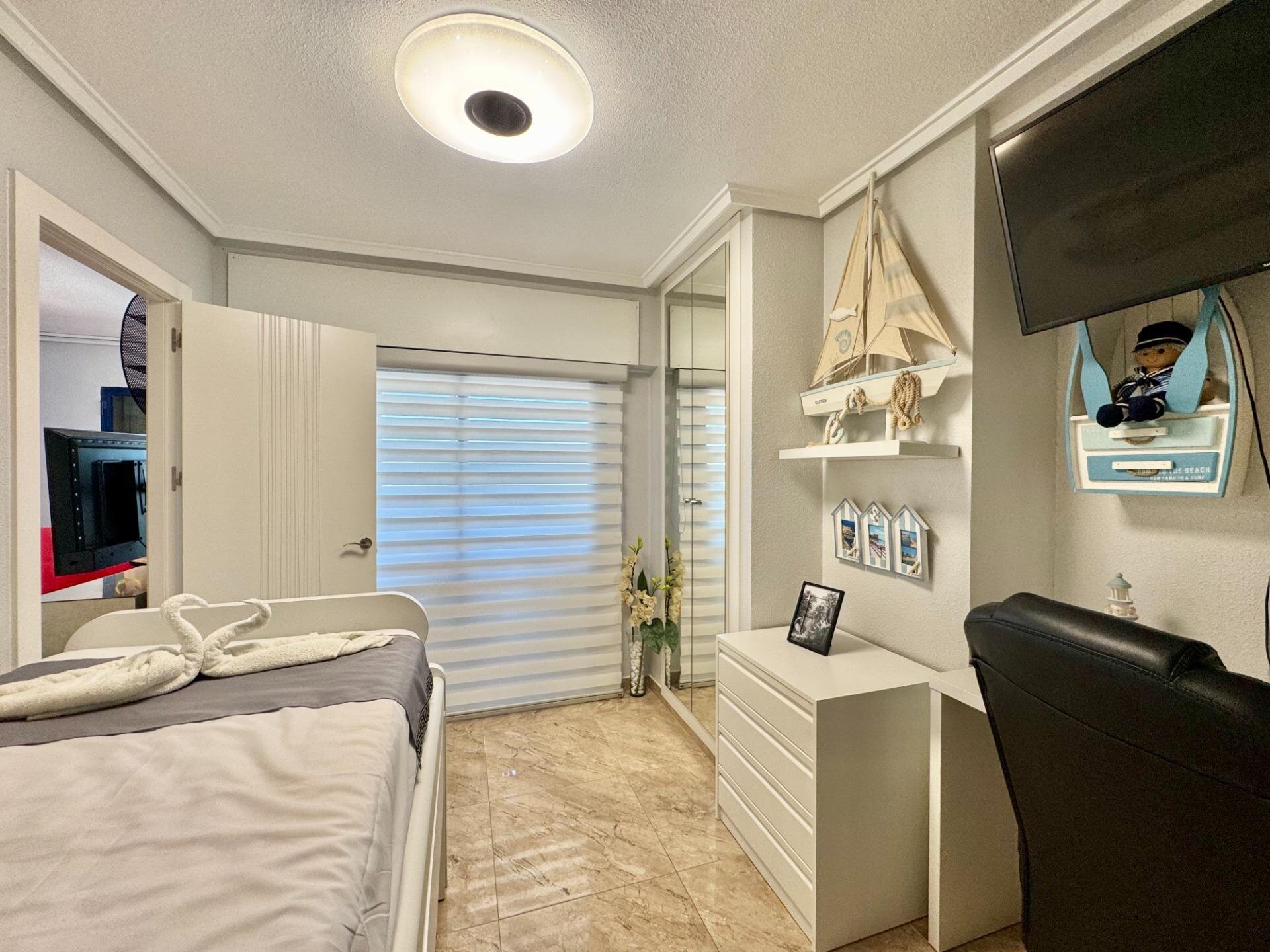 2-Bedroom Apartment in Torre la Mata, Torrevieja - Image 14