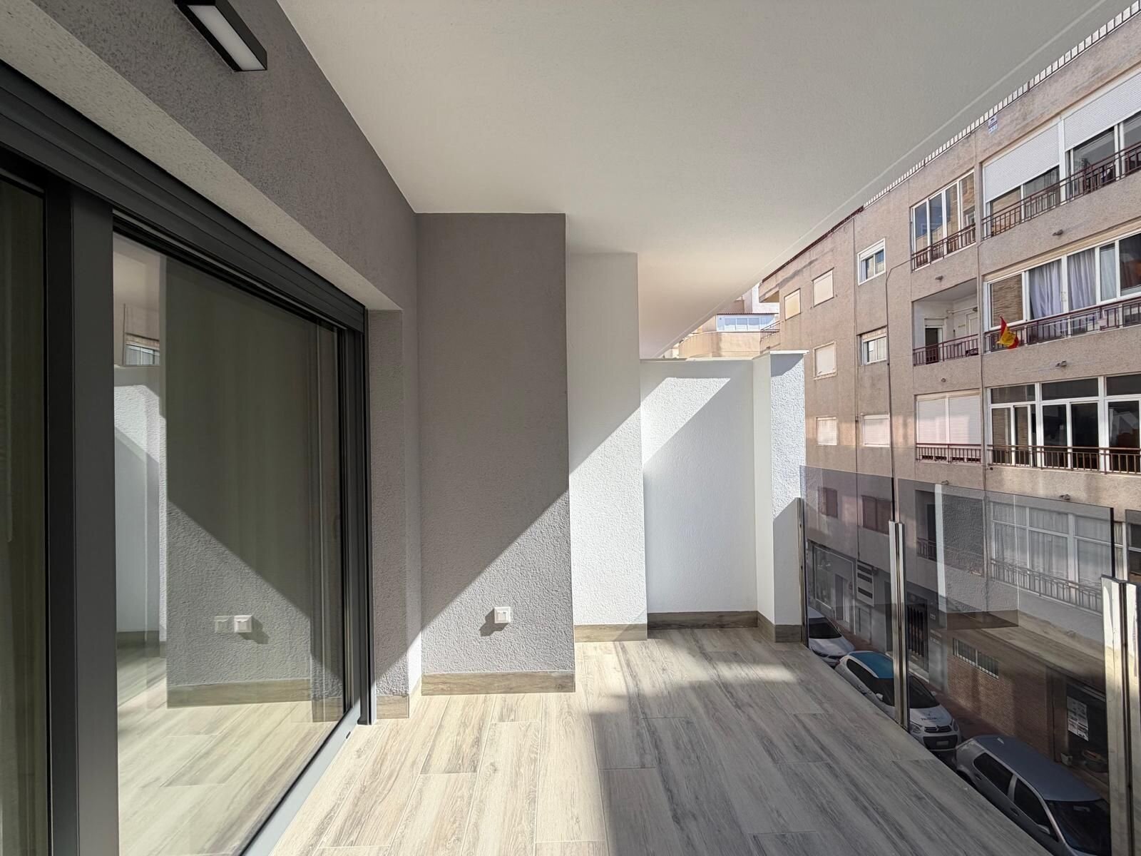 2-Bedroom Apartment in Estacion de Autobuses, Torrevieja - Image 46