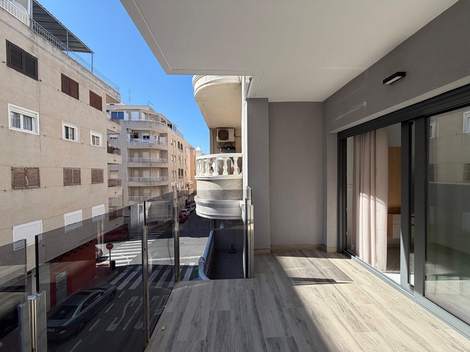 2-Bedroom Apartment in Estacion de Autobuses, Torrevieja - Image 47