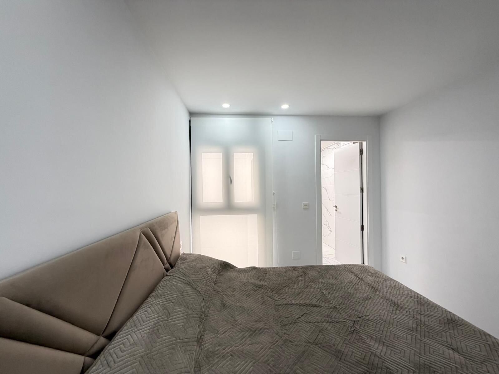 2-Bedroom Apartment in Estacion de Autobuses, Torrevieja - Image 8