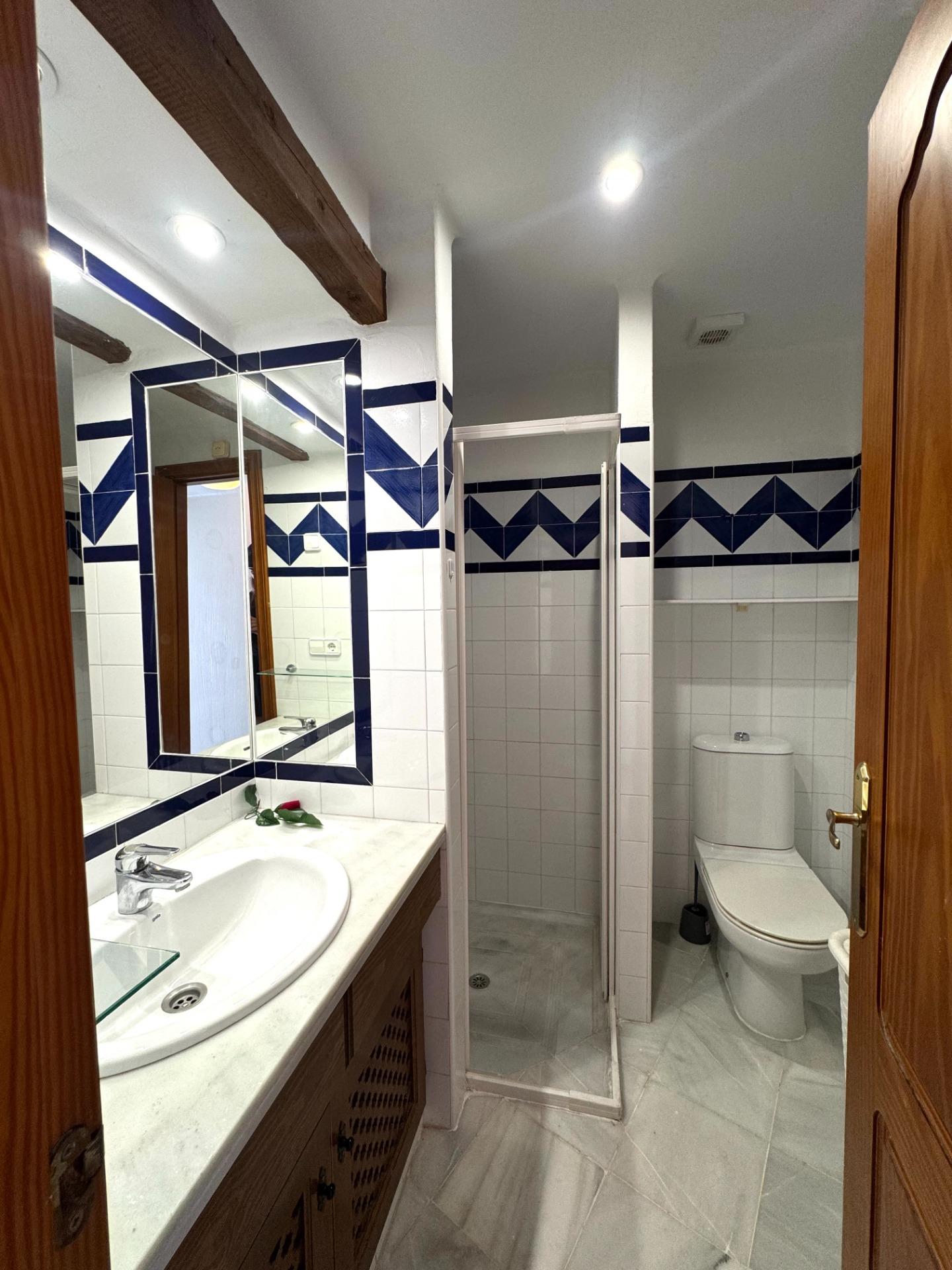 3-Bedroom Penthouse in Los Frutales, Torrevieja - Image 11