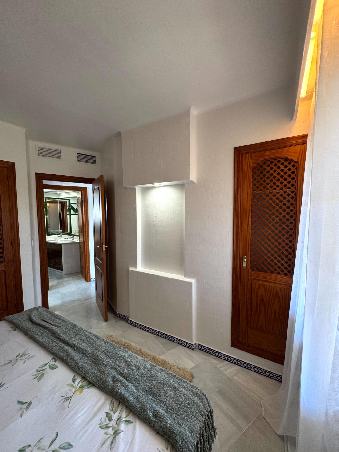 3-Bedroom Penthouse in Los Frutales, Torrevieja - Image 25