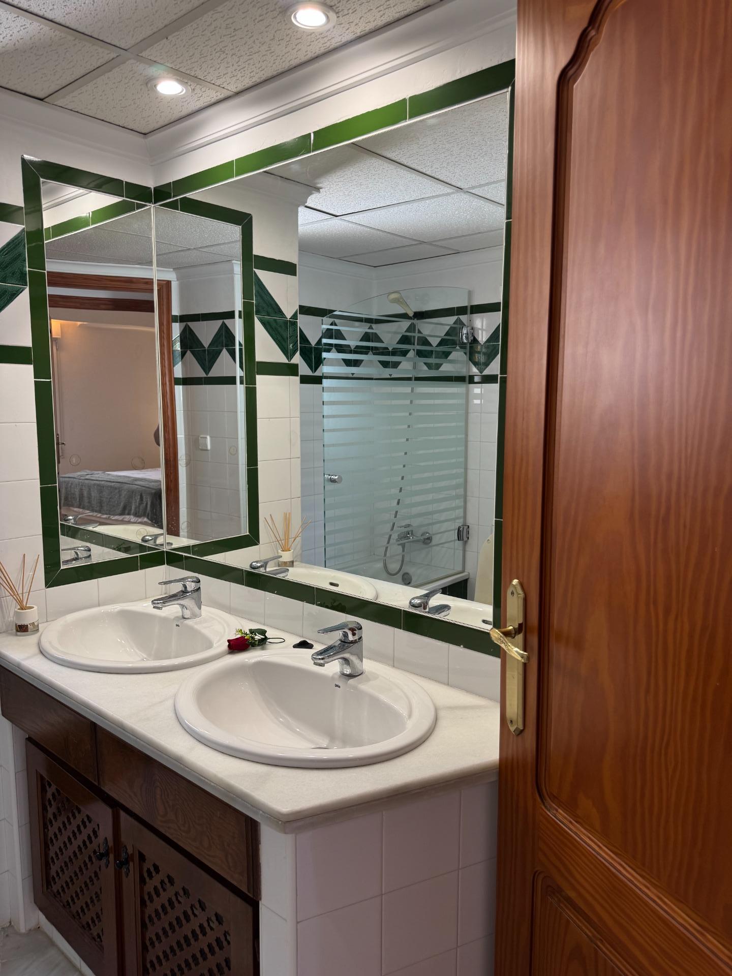 3-Bedroom Penthouse in Los Frutales, Torrevieja - Image 28