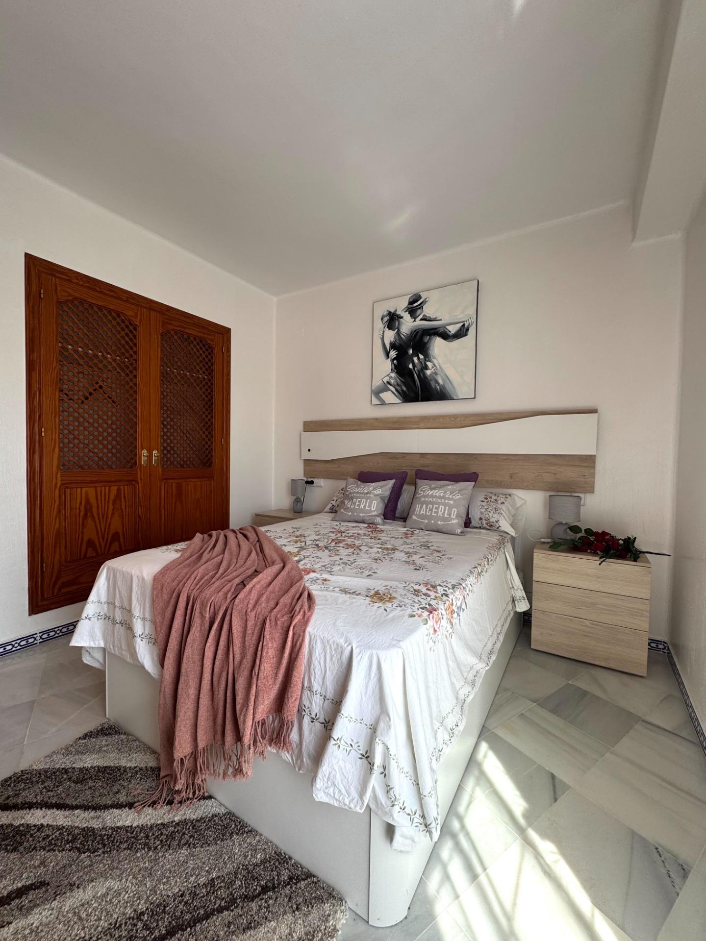 3-Bedroom Penthouse in Los Frutales, Torrevieja - Image 9