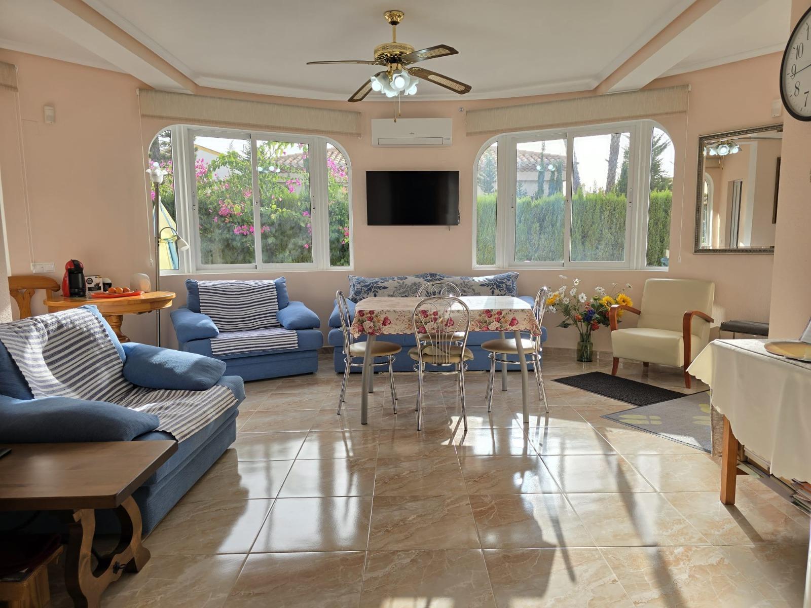 3-Bedroom Villa in Playa Flamenca, Orihuela Costa - Image 3