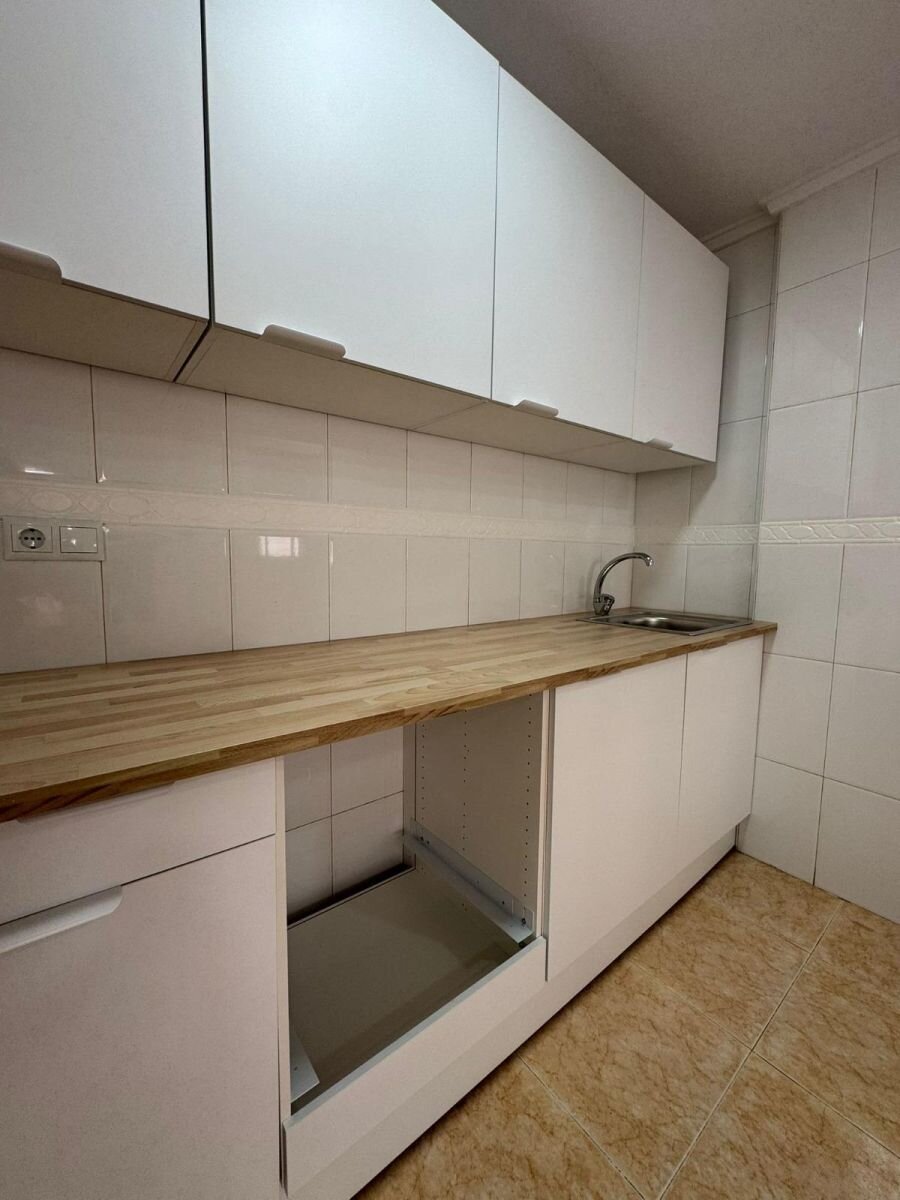1-Bedroom Apartment in Centro, Torrevieja - Image 14