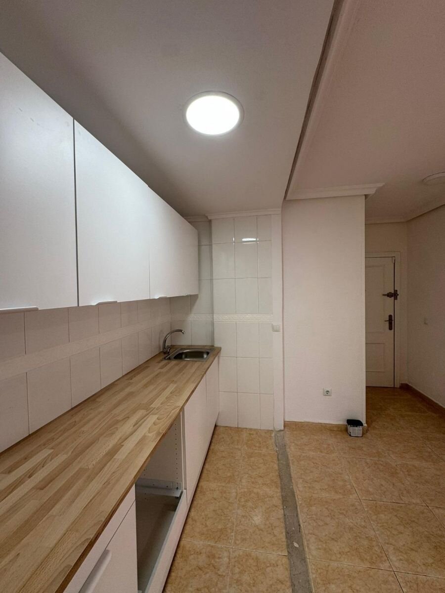 1-Bedroom Apartment in Centro, Torrevieja - Image 16