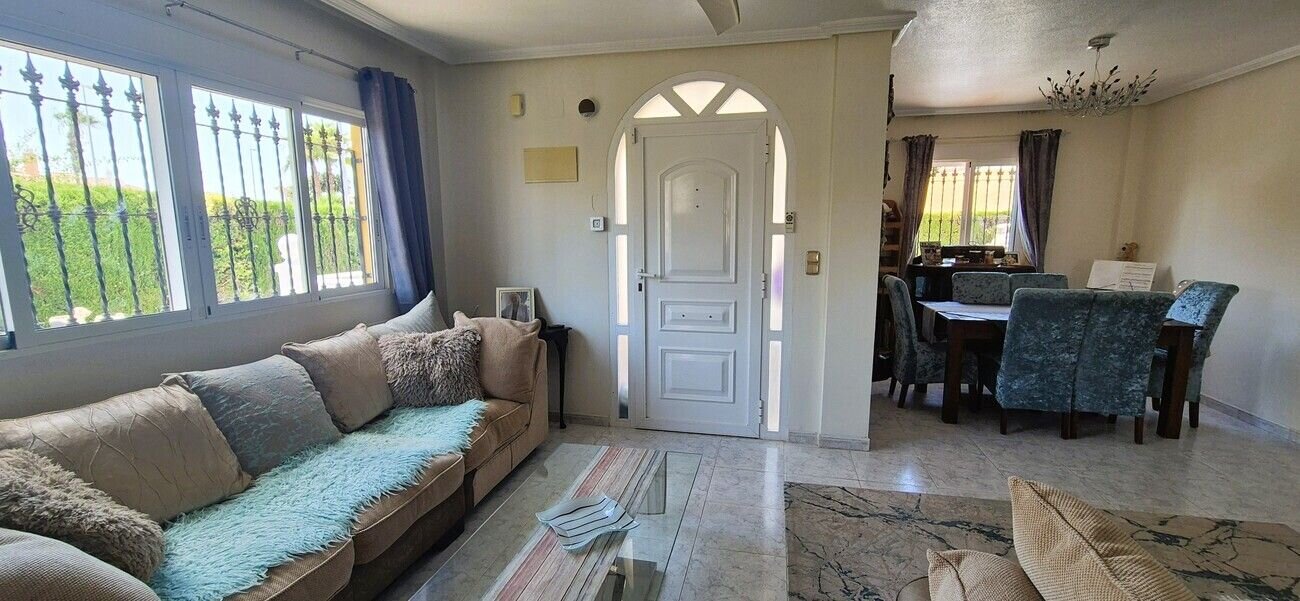 Villa de 4 Dormitorios en La Zenia, Orihuela Costa - Image 10