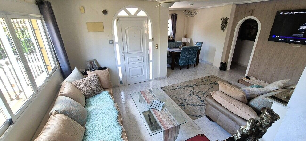 Villa de 4 Dormitorios en La Zenia, Orihuela Costa - Image 11