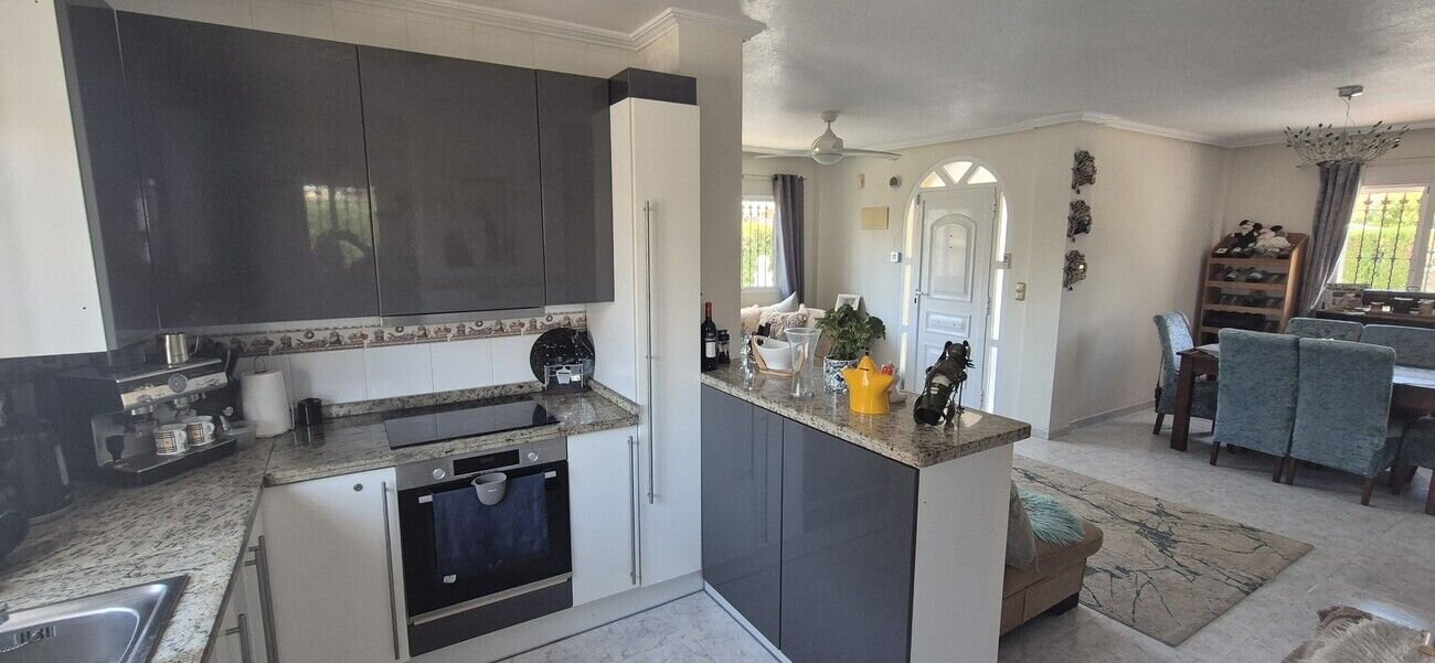 Villa de 4 Dormitorios en La Zenia, Orihuela Costa - Image 17