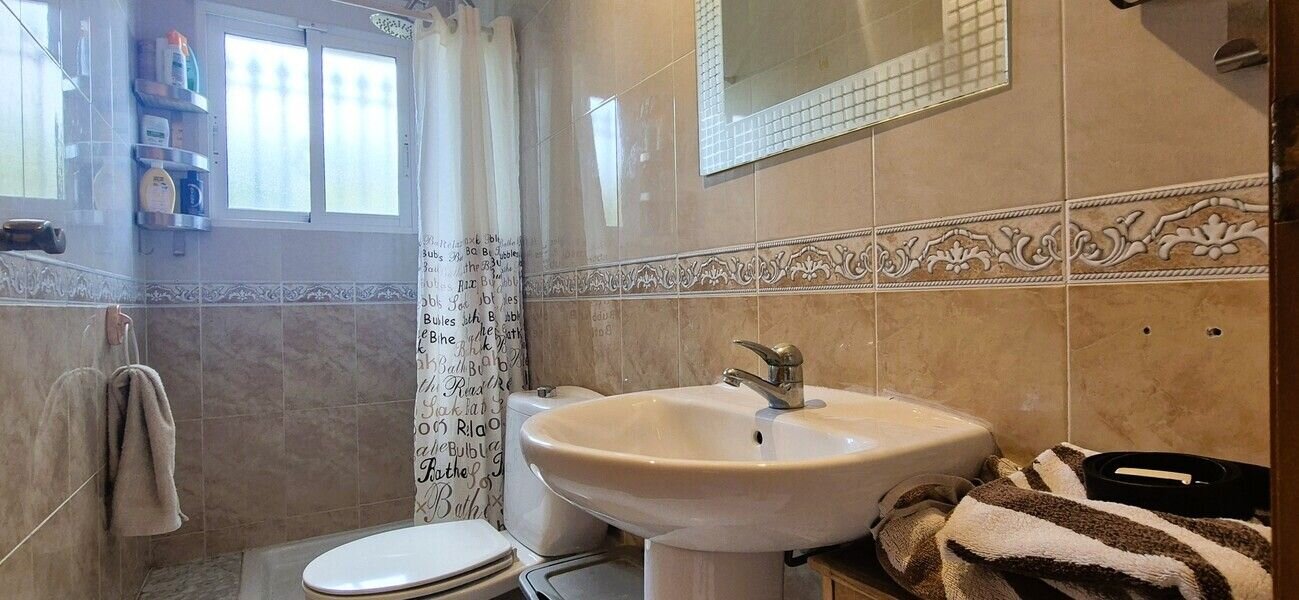 Villa de 4 Dormitorios en La Zenia, Orihuela Costa - Image 19