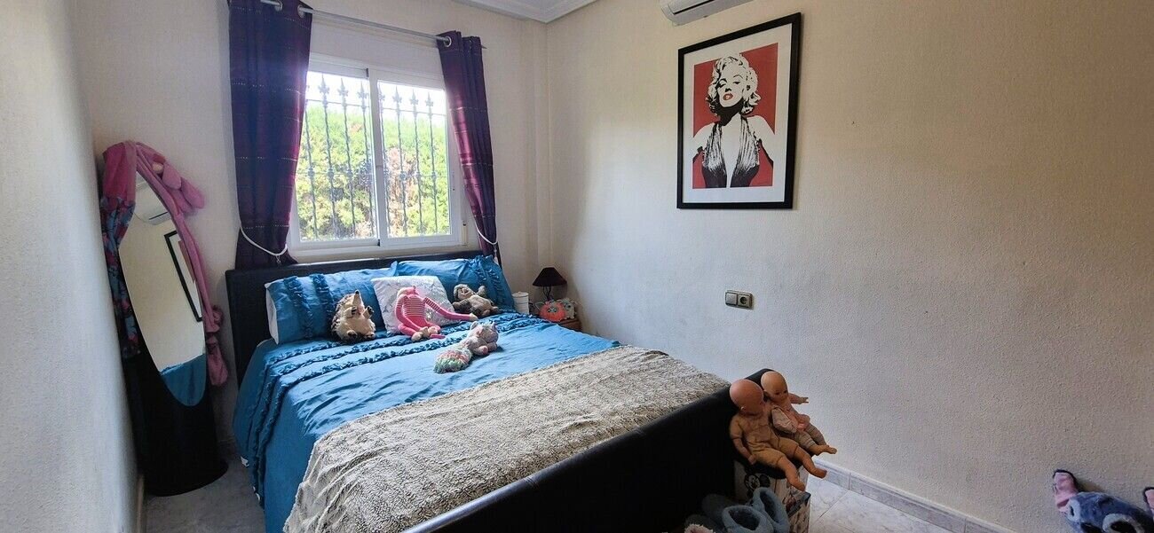 Villa de 4 Dormitorios en La Zenia, Orihuela Costa - Image 23