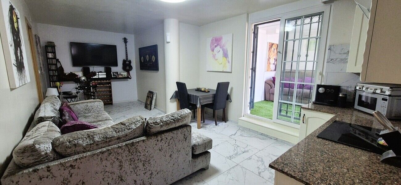 Villa de 4 Dormitorios en La Zenia, Orihuela Costa - Image 26