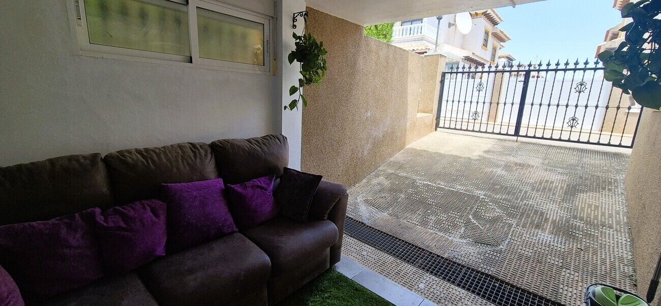Villa de 4 Dormitorios en La Zenia, Orihuela Costa - Image 31