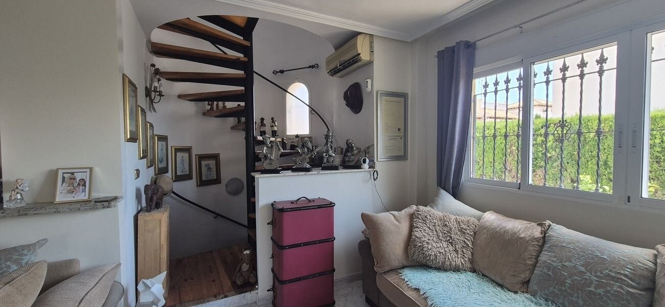 Villa de 4 Dormitorios en La Zenia, Orihuela Costa - Image 33