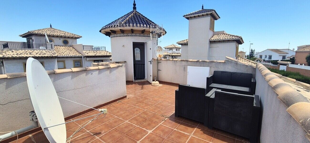 Villa de 4 Dormitorios en La Zenia, Orihuela Costa - Image 35