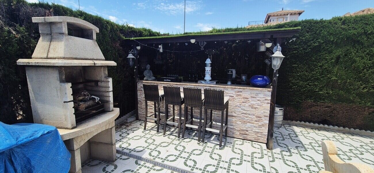 Villa de 4 Dormitorios en La Zenia, Orihuela Costa - Image 7