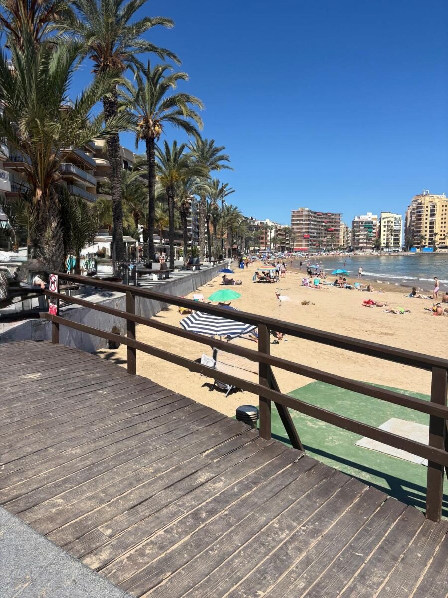 2-Bedroom Apartment in Paseo Maritimo, Torrevieja - Image 1